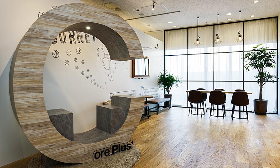 オリジナルチェアのある展示ブース